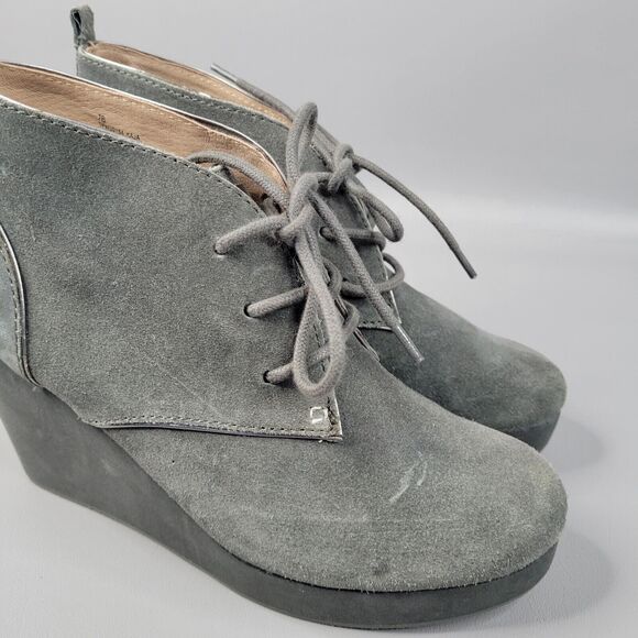 Tommy Bahama Kaja Wedge Suede Ankle Booties Lace Up Boots Grey Size Women's 7B - Picture 15 of 16